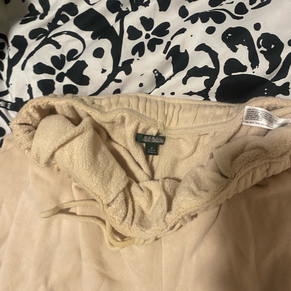Shorts - Picture 2 of 3